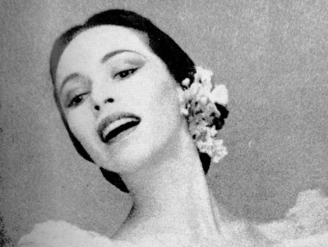 Black and white portrait image Maria Tallchief