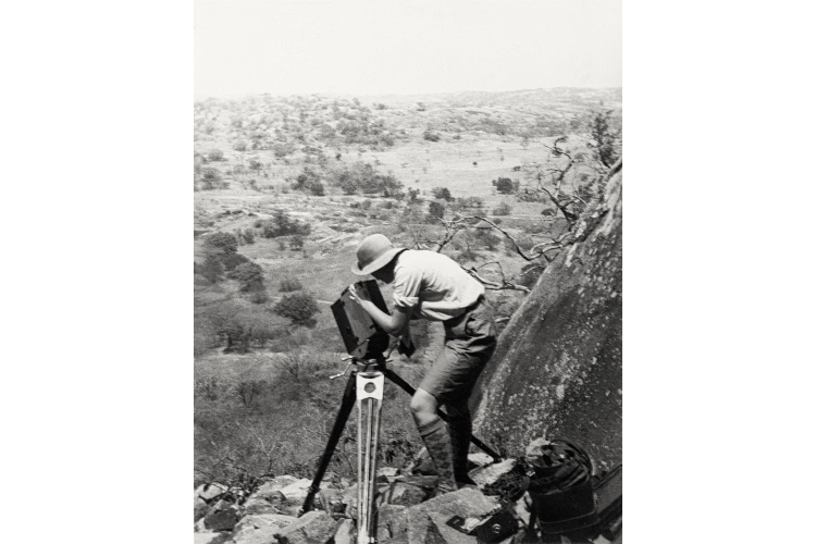 Marvin Breckinridge Patterson filming at Great Zimbabwe ruins, Rhodesia (Zimbabwe)